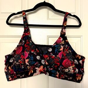 Torrid Front Crossover Bralette Size 4